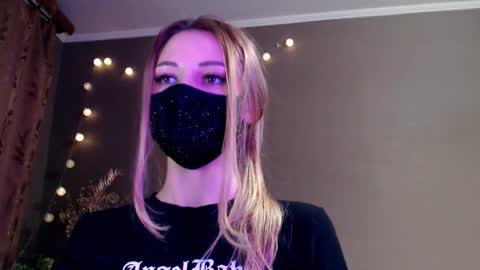 Lily online show from 03.25.26