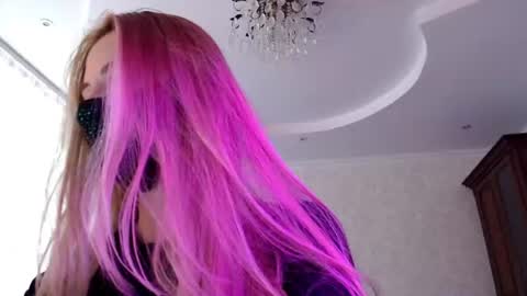 Snapshot of iris_lave chatting on 07.20.26 Lily online show from 07.20.26