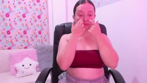Snapshot of iris_marroquin chatting on 01.29.25 natalia online show from 01.29.25