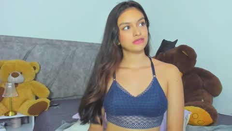 iris felix  online show from 02.02.25