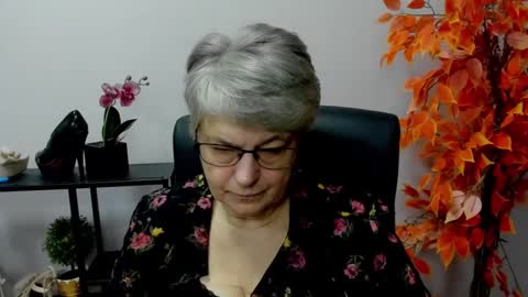 I R I S online show from 12.05.24