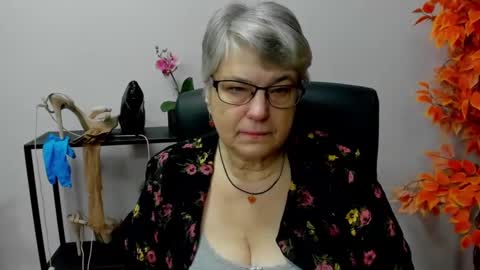 I R I S online show from 12.10.24