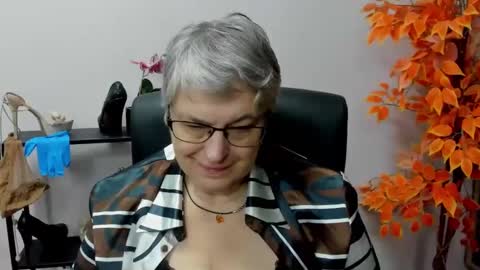 I R I S online show from 12.11.24