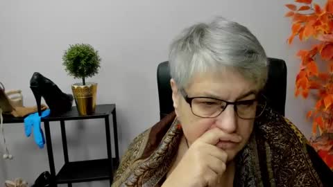 I R I S online show from 12.31.24
