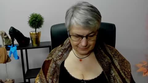 I R I S online show from 01.03.25