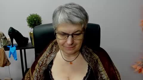 I R I S online show from 01.03.25