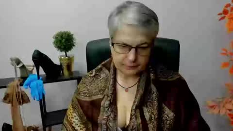 I R I S online show from 01.10.25
