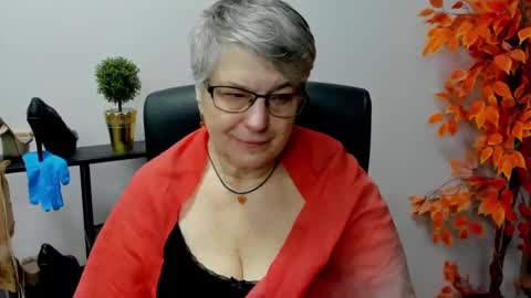 I R I S online show from 02.05.25