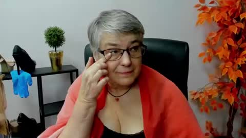 I R I S online show from 02.05.25