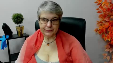 I R I S online show from 02.06.25
