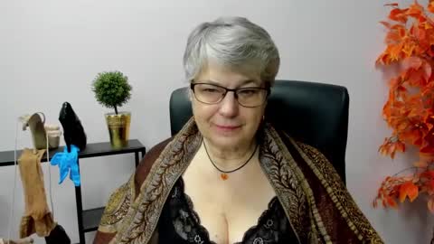 I R I S online show from 02.11.25