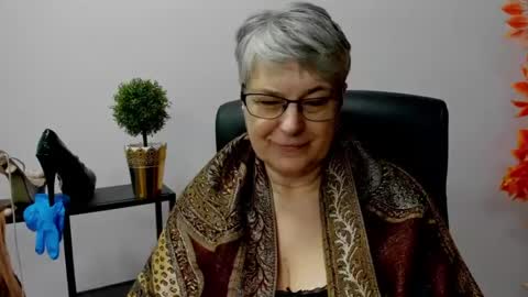 I R I S online show from 02.18.25