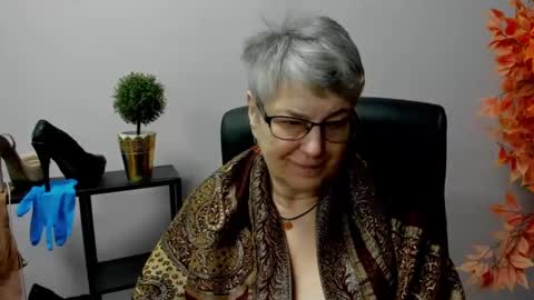 I R I S online show from 02.20.25