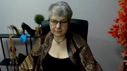 I R I S online show from 02.24.25