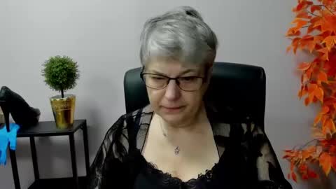I R I S online show from 03.10.25