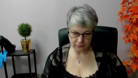 I R I S online show from 03.10.25