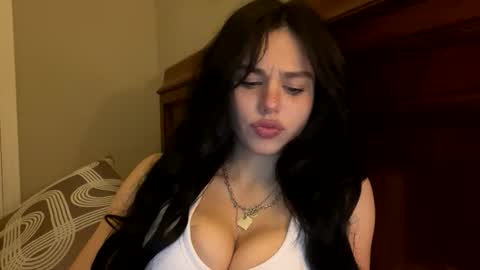 Snapshot of irisbabyyyyyyy chatting on 04.25.26 irisbabyyyyyyy online show from 04.25.26