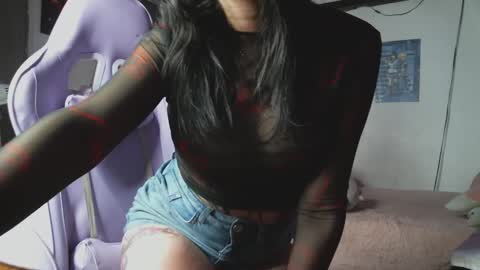 Snapshot of irisbell_ chatting on 09.29.25 Camilla online show from 09.29.25