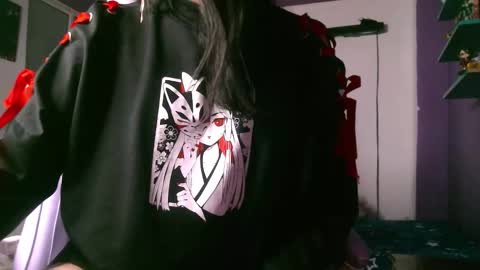 Snapshot of irisbell_ chatting on 10.25.25 Camilla online show from 10.25.25