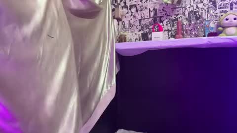 Snapshot of iriss_fox chatting on 10.06.25 iriss_fox online show from 10.06.25