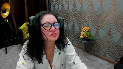 Iris online show from 03.20.26