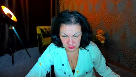 Snapshot of irissmoon1 chatting on 06.15.26 Iris online show from 06.15.26