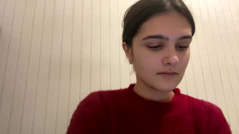 irisss31 online show from 12.18.24