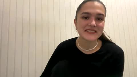 irisss31 online show from 12.19.24