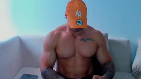 Snapshot of iron_coleman chatting on 10.08.25 Iron online show from 10.08.25