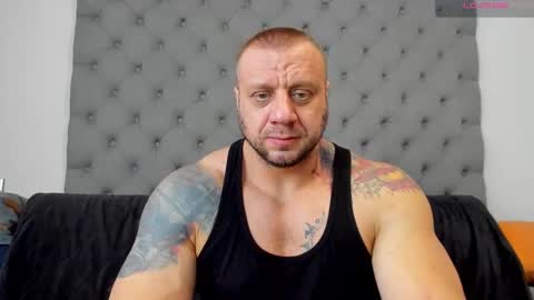 Snapshot of ironhulk22 chatting on 12.15.25 ironhulk22 online show from 12.15.25