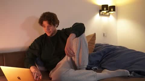 Sam online show from 11.24.25