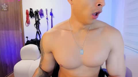 Snapshot of irvinepassion chatting on 02.12.26 WILL ANDREW online show from 02.12.26