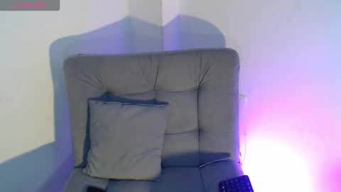 Isabella Hall online show from 12.20.25