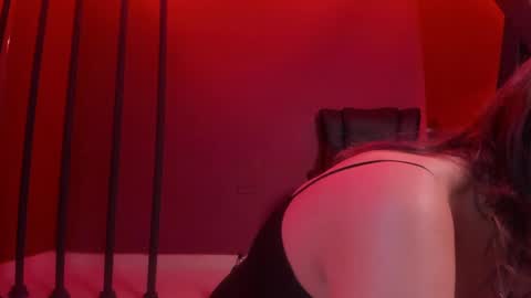 Isabella online show from 03.06.25