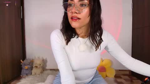 Isabella Laurentt  online show from 05.14.26