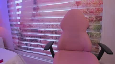    online show from 10.03.25