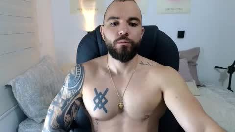 Snapshot of isaac_carter chatting on 09.09.25 Isaac carter online show from 09.09.25