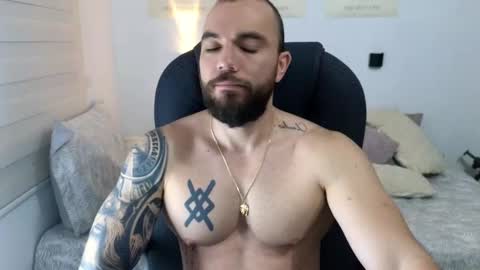 Snapshot of isaac_carter chatting on 09.18.25 Isaac carter online show from 09.18.25