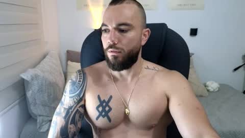 Snapshot of isaac_carter chatting on 09.23.25 Isaac carter online show from 09.23.25