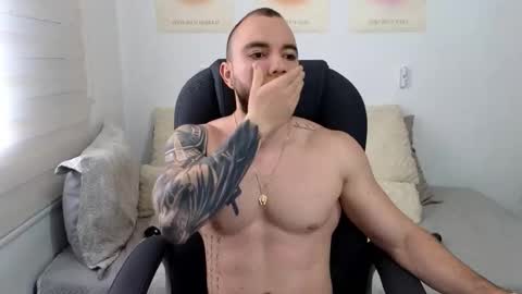 Snapshot of isaac_carter chatting on 09.28.25 Isaac carter online show from 09.28.25