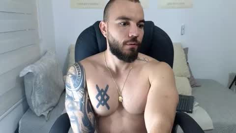 Snapshot of isaac_carter chatting on 09.29.25 Isaac carter online show from 09.29.25