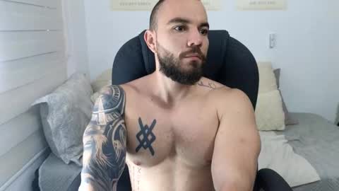 Snapshot of isaac_carter chatting on 09.30.25 Isaac carter online show from 09.30.25