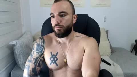 Snapshot of isaac_carter chatting on 10.01.25 Isaac carter online show from 10.01.25