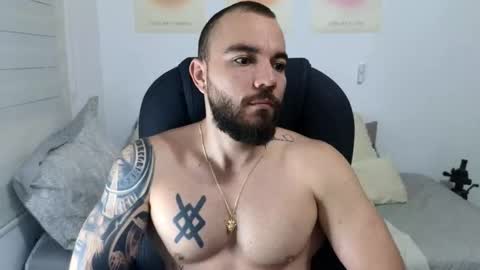 Snapshot of isaac_carter chatting on 10.04.25 Isaac carter online show from 10.04.25