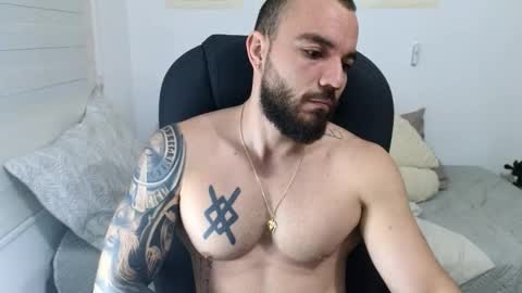 Snapshot of isaac_carter chatting on 10.05.25 Isaac carter online show from 10.05.25