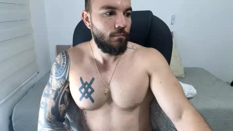 Snapshot of isaac_carter chatting on 10.10.25 Isaac carter online show from 10.10.25