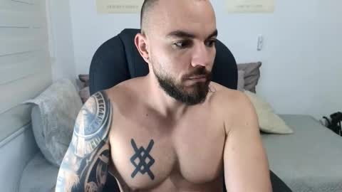 Snapshot of isaac_carter chatting on 10.14.25 Isaac carter online show from 10.14.25