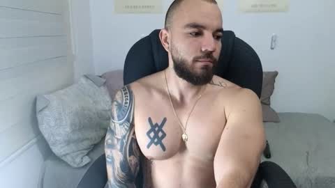 Snapshot of isaac_carter chatting on 10.16.25 Isaac carter online show from 10.16.25