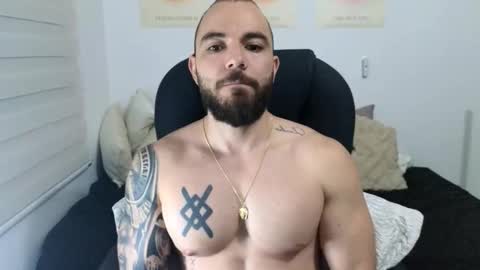 Snapshot of isaac_carter chatting on 10.30.25 Isaac carter online show from 10.30.25