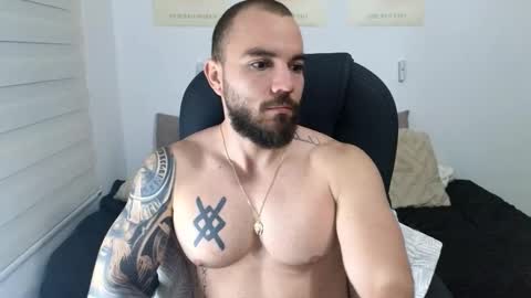 Snapshot of isaac_carter chatting on 10.31.25 Isaac carter online show from 10.31.25